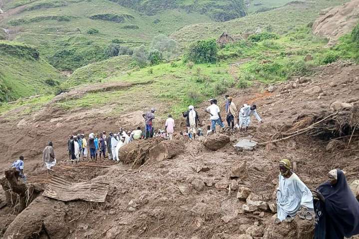 Alud sepulta a mil personas en aldea de Sudán; sólo sobrevivió una persona