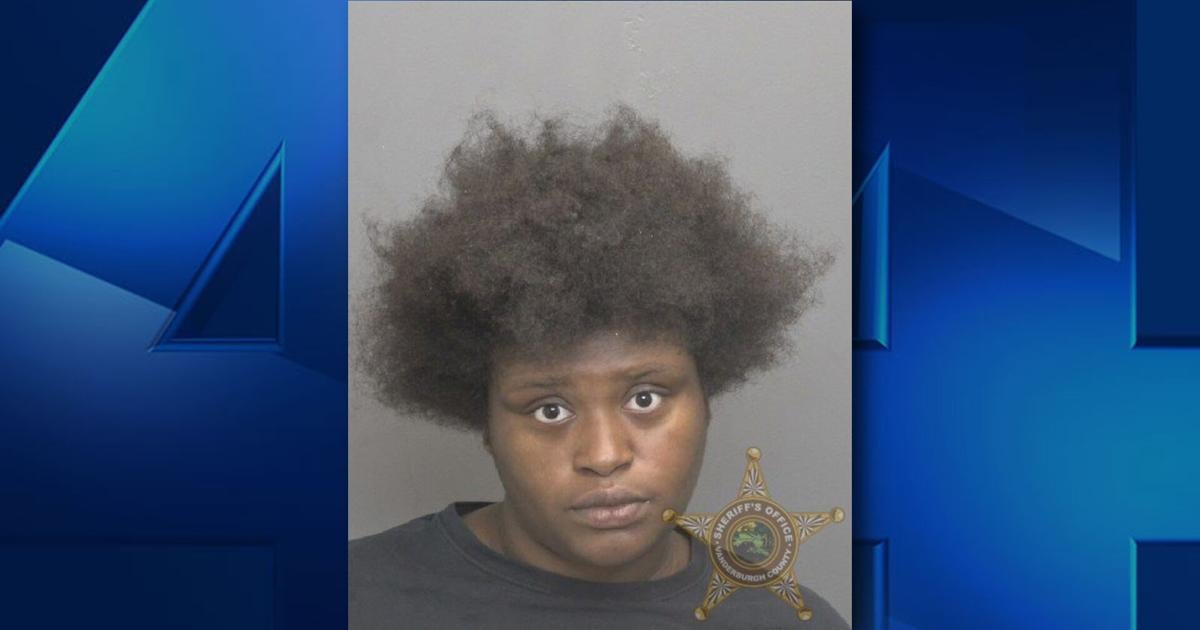 Evansville mom charged after leaving 2-year-old alone on someone's front porch, police say