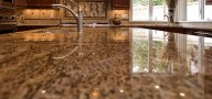 Como instalar en tu cocina  un mesón de granito