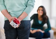 Dear Annie: Is my boyfriend holding my birthday gift hostage?