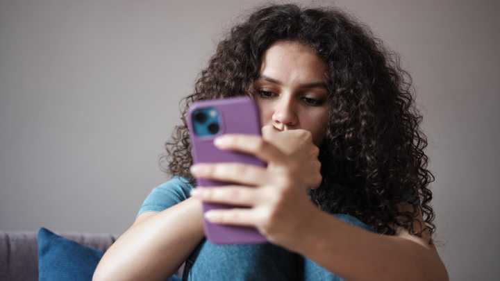 El 84% de las jóvenes de entre 12 y 16 teme que se use su imagen para crear contenido sexual falso con IA