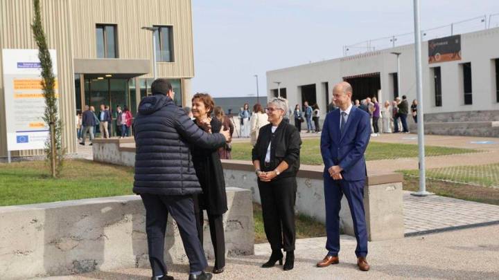 Barbón promete "presionar" al Estado por la estación intermodal de Gijón y el acceso al Puerto