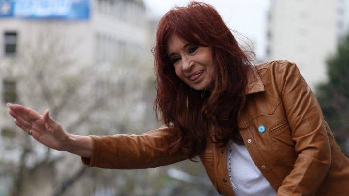Cristina le advirtió a Milei sobre el respaldo de EEUU: "Pan para hoy y hambre para mañana"