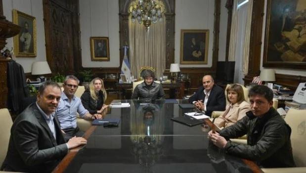 “La Libertad Avanza o Argentina retrocede”: la frase de Milei tras encabezar la mesa política nacional