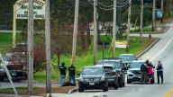 Sobrevivientes de tiroteo en Lewiston demandan a gobierno de EEUU