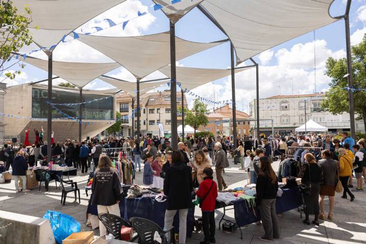 Pozuelo de Alarcón celebra un nuevo Mercado de Segunda Vida con más de 150 puestos y asociaciones solidarias