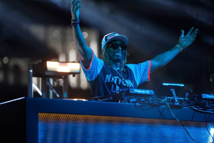 Lil Jon makes fitness competition debut at Muscle Beach
