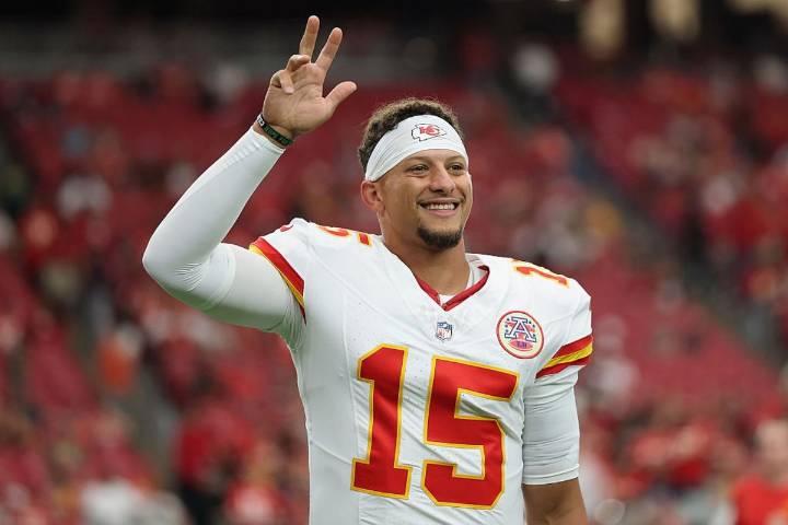 New Patrick Mahomes Jerseys Going to 2nd East Texas High School