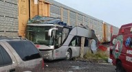Suma Edomex 10 muertos por embestida de tren a autobús; 40 heridos
