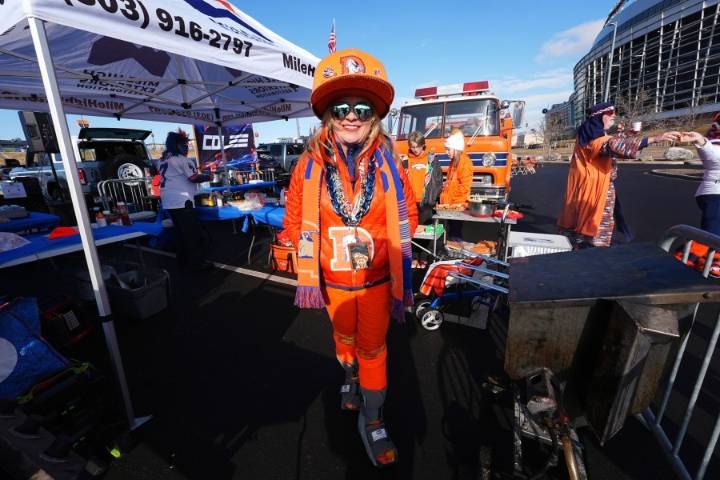 Tailgaters pack Empower Field parking lots