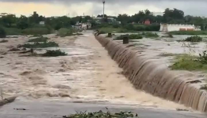 Tragedia en plena tormenta: muere chiquito tras arrastrado en tremenda inundación