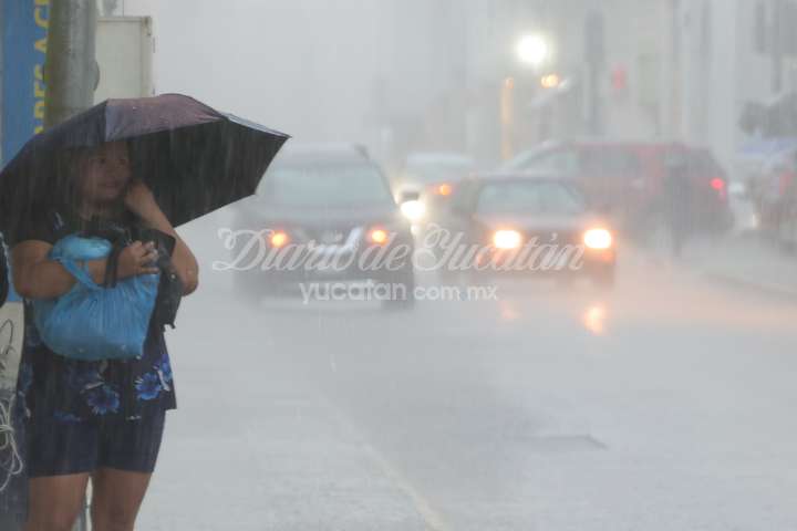 Prevén lluvias vespertinas en la Península de Yucatán y temperaturas de hasta 40 °C