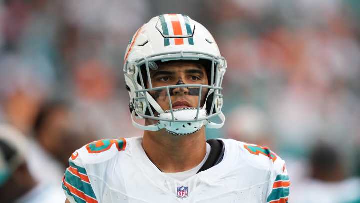 Jaelan Phillips challenges Dolphins teammates ahead of Jets game
