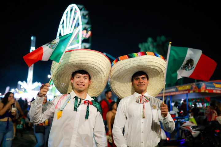 Más de 100 mil bajacalifornianos dieron el Grito de Independencia desde la capital de BC