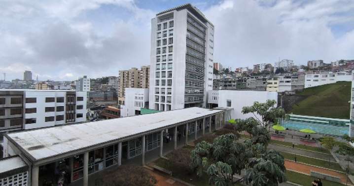 Esta universidad en Manizales lo logra: con energía solar producirá el 80% de su consumo de energía eléctrica