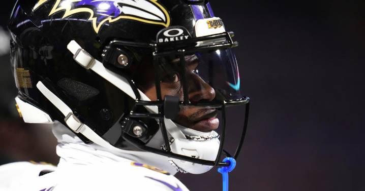 Baltimore Ravens' Lamar Jackson won't be disciplined for shoving fan in Buffalo, NFL says