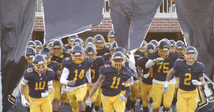 Sterling dominates Chicago Urban Prep in home win