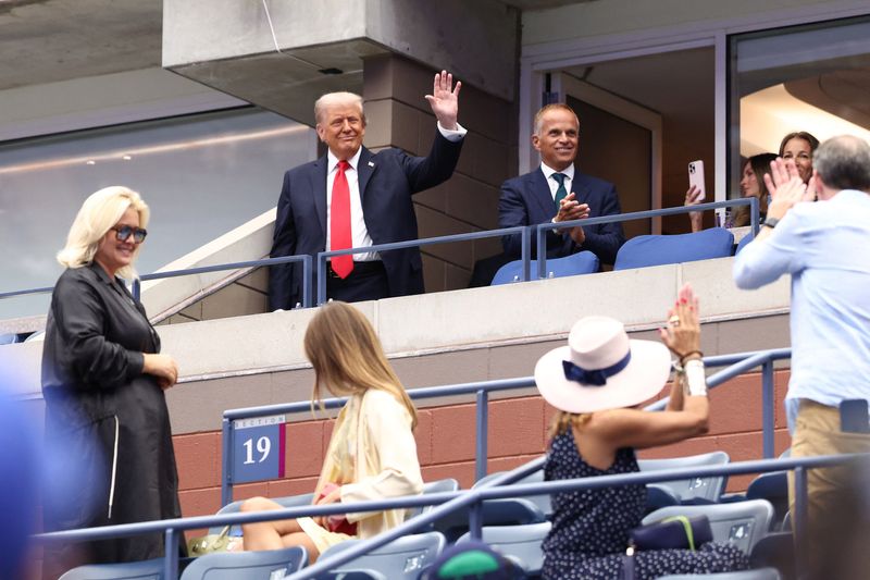 Trump receives mixed reaction at US Open after security delays frustrate fans