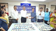 Navi Mumbai Police Recover And Return 122 Stolen And Missing Mobile Phones Worth ₹25 Lakh
