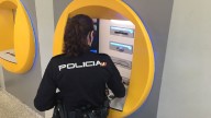 Dos atracadores armados se llevan más de 200.000 € de una sucursal bancaria de Valencia