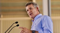 Feijóo habla de "ridículo internacional" tras la suspensión de la última etapa de La Vuelta y culpa al Gobierno