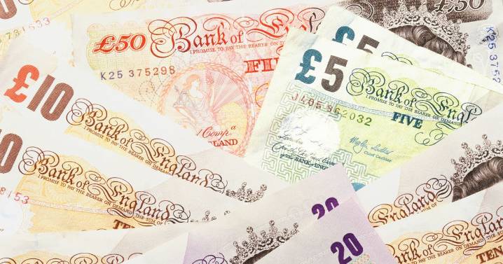 DWP benefit claimants handed Government bonus payments of £220million