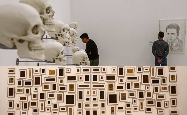 Pintar con voz y cabello: el Jumex propone otras formas de ver