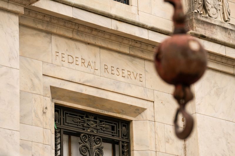 US housing shares shine as Fed restarts rate cuts