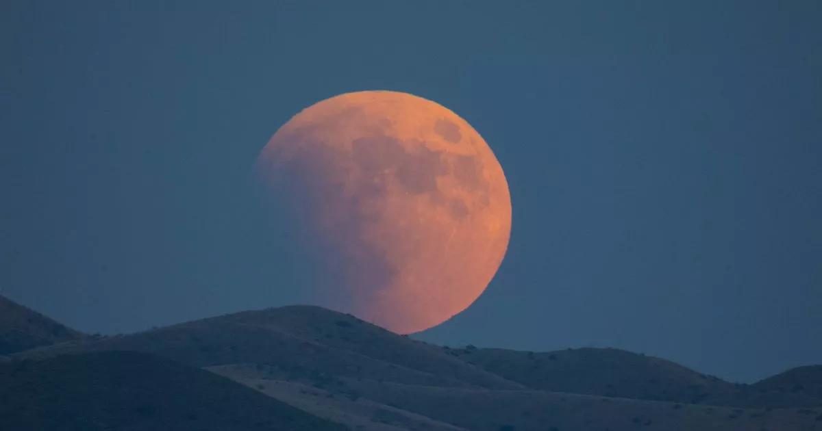 Blood Moon lunar eclipse over UK this weekend - when and where you can see it
