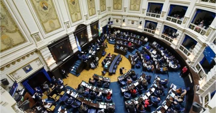 Elecciones 2025: ¿cómo se reparten las bancas de senadores y diputados en la Legislatura tras los resultados en Buenos Aires?
