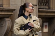 A la gabardina clásica le ha salido competencia, la barn jacket es ahora la chaqueta favorita de las expertas en moda