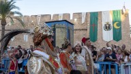 La media luna toma el castillo festero de Santa Pola