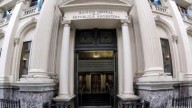 Tensión cambiaria: el Central confirmó que vendió dólares para intentar frenarlo