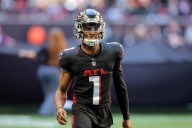Falcons News: Disappointing Darnell Mooney Update After WR’s Hamstring Injury Although Falcons won against the Commanders this Sunday, Mooney was injured. Now, we have an update regarding his injury. 