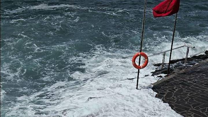 Prealerta por fenómenos costeros en Canarias