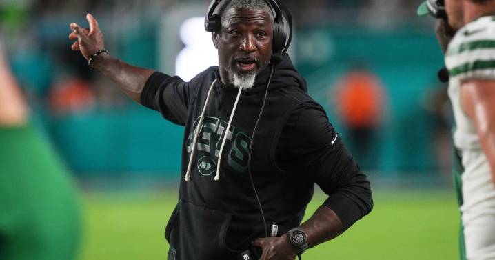 Jets making plenty of mistakes during 0-4 start, but say some calls by officials aren't helping