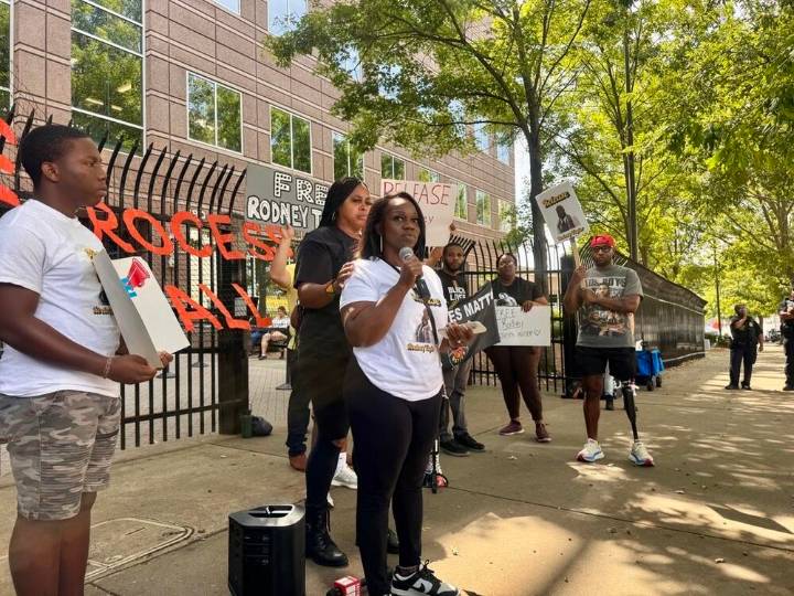 Community Rallies For Georgia Barber Detained by ICE