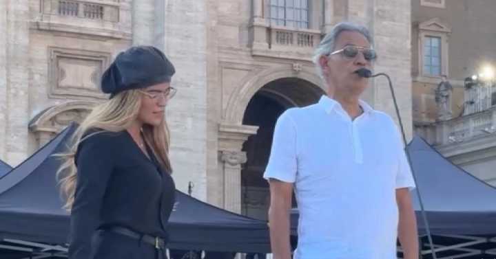 “Filtran video del ensayo de Karol G con Bocelli para ‘Grace for the World’ en el Vaticano”
