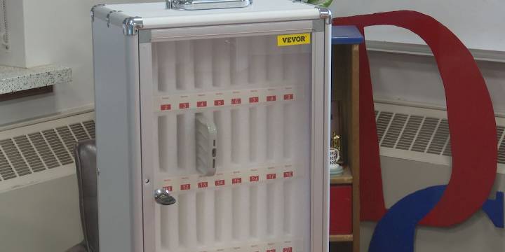 Cell phones in school? SCCPSS wants parents to weigh in