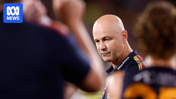 Adelaide Crows fans say club failed to act after 'vile' homophobic comments, booing of Isaac Quaynor