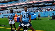 Titans sign OL Brandon Crenshaw