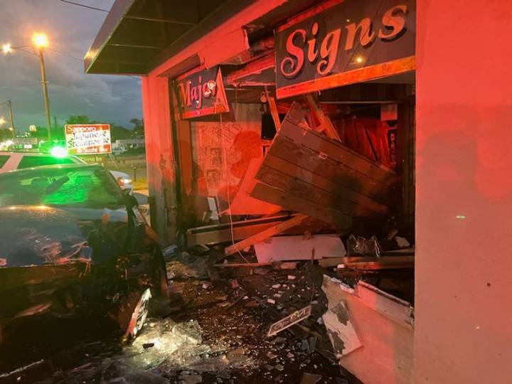 4 injured after two-vehicle crash in Suffolk