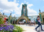 Man dies after riding roller coaster at new Florida theme park