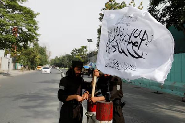 Taliban Internet Ban Cuts Afghan Women’s Digital Lifeline