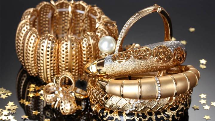 Thieves loot gold ornaments worth lakhs, Bhadrak family stunned