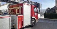 Una gran rama de árbol cae en el parque de la Charca de Carbajosa y moviliza a los bomberos