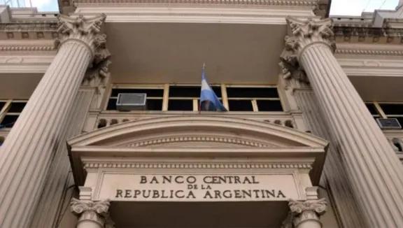 El BCRA intervino y fijó un piso del 45% para las tasas en pesos