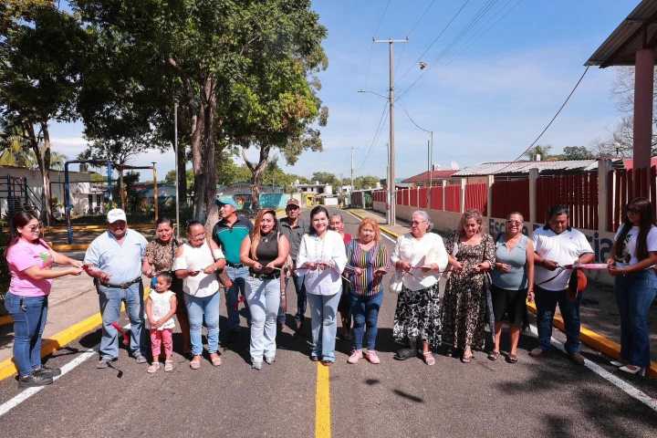 Yolanda Osuna Invierte 11.5 Millones de pesos en Vialidades Rurales de Centro