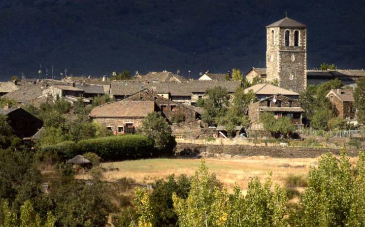Las dos mejores rutas para conocer los pueblos negros de Guadalajara