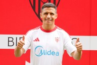 Alexis Sánchez: "Aunque ahora esté mal, el Sevilla debe pelear por mostrar su grandeza"